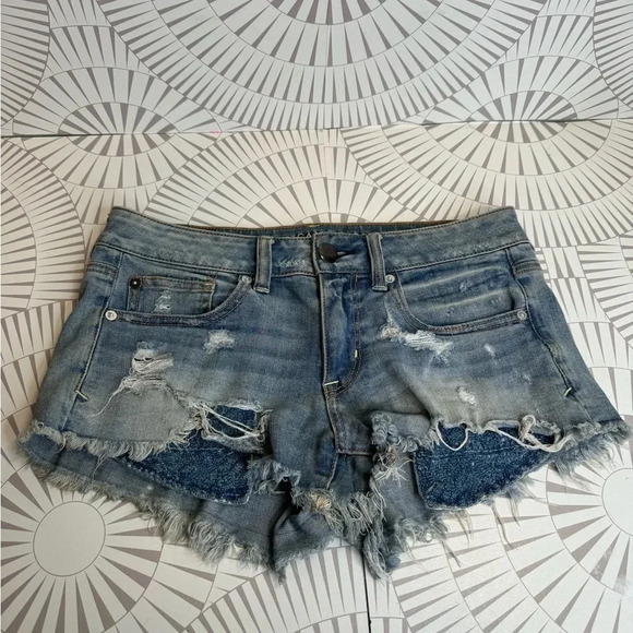 American Eagle Women’s AEO Denim Shortie Jean Shorts Size 6 Distressing - Picture 1 of 5